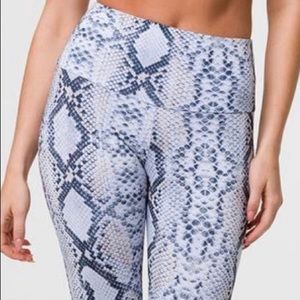 Onzie Anaconda High Rose Midi Leggings